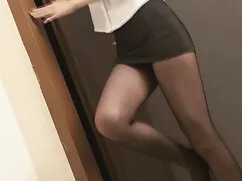 アジアの女の子は非常に巧みに彼の愛のため ...