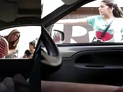 女の子はレズマッサージ、バイブでオナニー ...