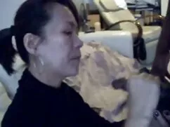 成熟したラテックス赤は非常に情熱の鏡像の ...