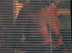 看護師の金髪は、異なる体の位置からの男で ...