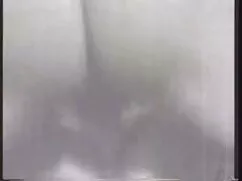 女の子はコックトランスで彼を撫で、その後 ...