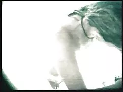 Ariellaは濡れた猫を舐めるのが好き ...