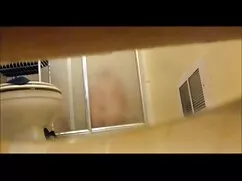 ヴァネッサはアクティブmasturbat ...