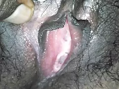 かなりラテン熱狂的な鶏にジャンプ 女性  ...